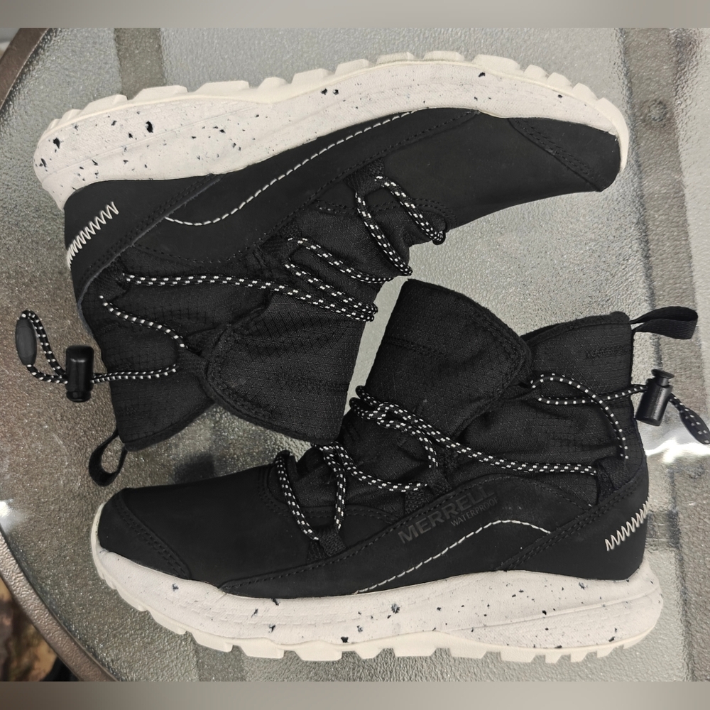 Merrell Black Winter Hiking Boots with Speckled White Sole